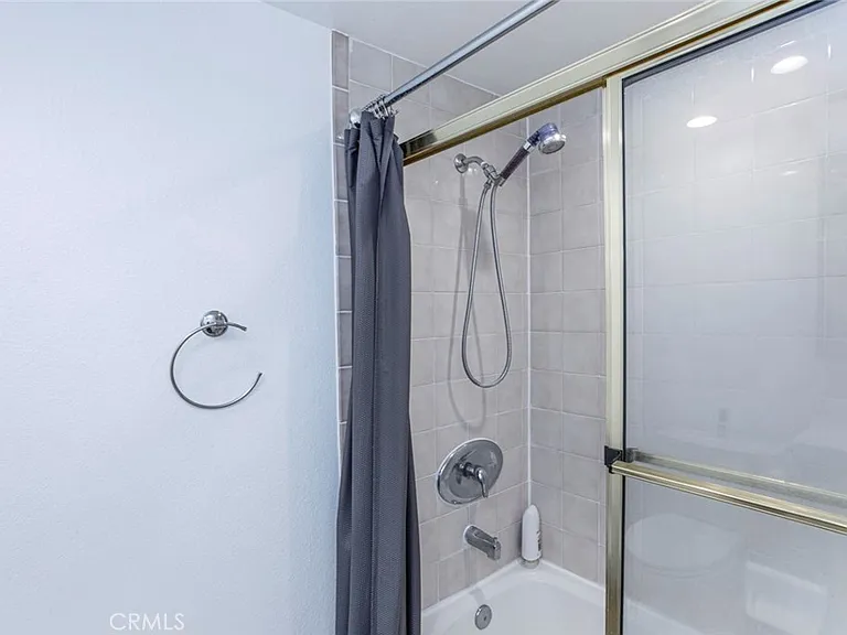 110 W Maple St #30 — Photo 27