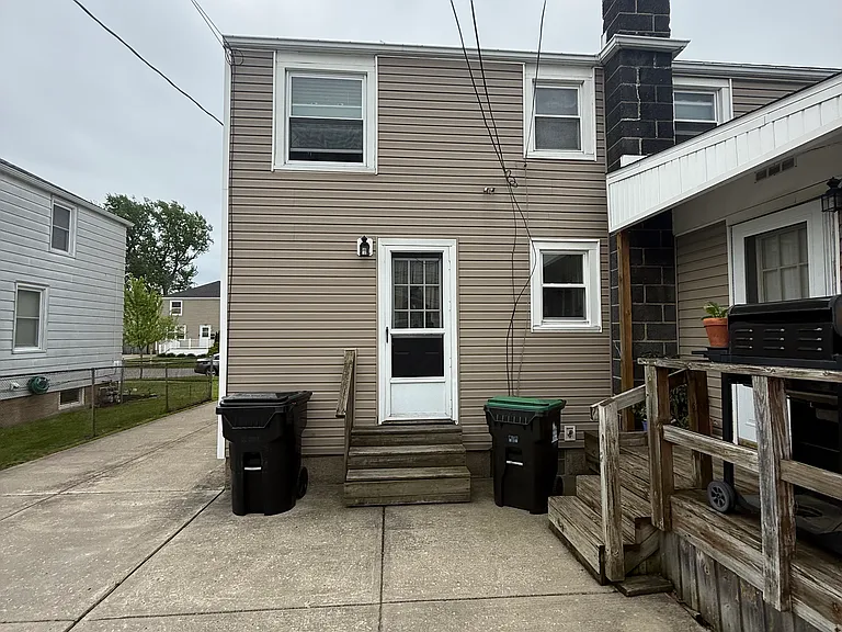 345 Shepard Ave #RIGHT — Photo 15
