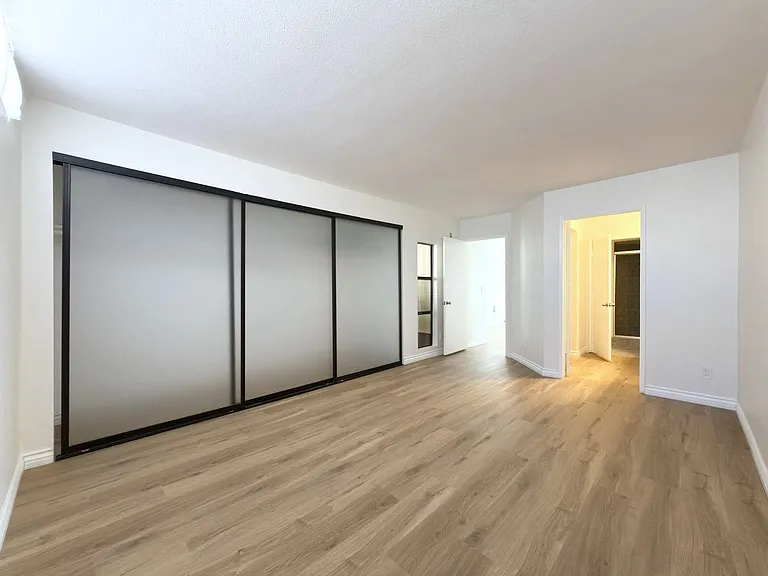4513 Cove Dr #12 — Photo 25