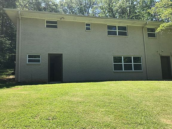 3rd image of 4512 Twin Lakes Ct
