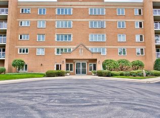 7450 N Waukegan Rd APT 404, Niles, IL 60714