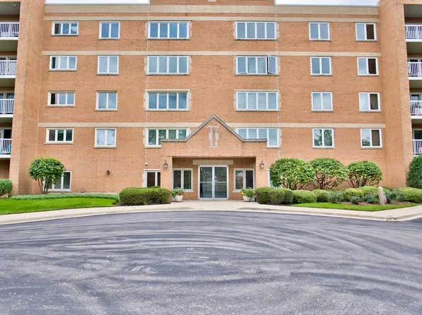 7450 N Waukegan Rd APT 404, Niles, IL 60714