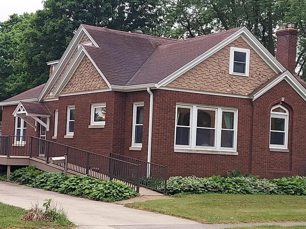 303 Walnut St, New Windsor, IL 61465