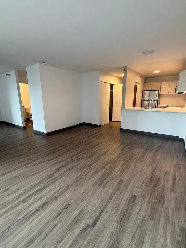 1 bed, 1.0 bath, 656 sqft, $2,599 — Photo 2