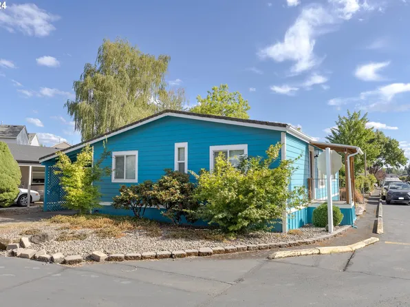 301 E Columbia Dr Unit 40, Newberg, OR 97132