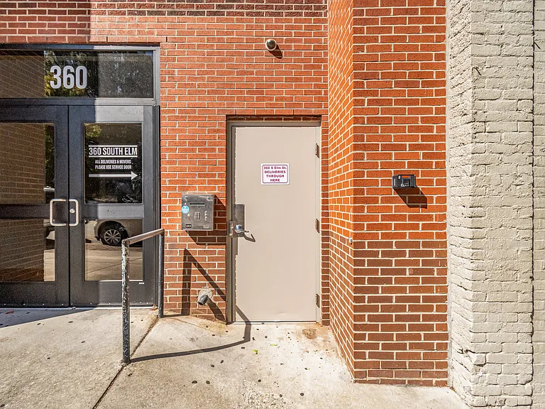 360 S Elm St #303 — Photo 3