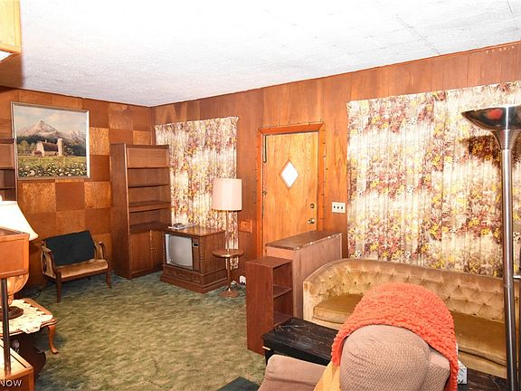 5th image of 2064 W 44th St