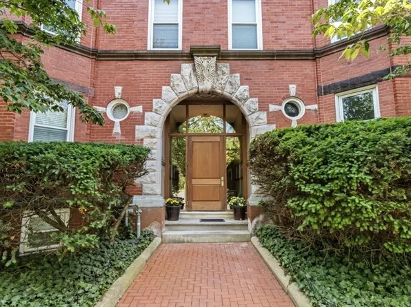 18 Centre St Unit 304, Cambridge, MA 02139