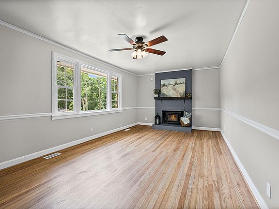 2nd image of 219 Barry Dr