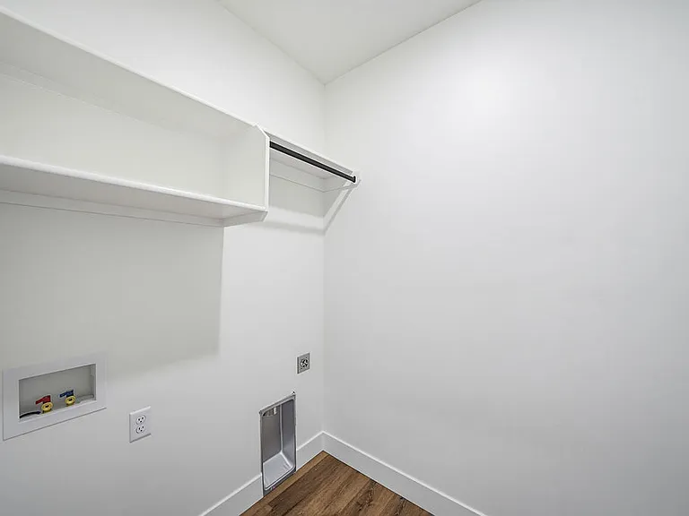 485 E River Ln — Photo 23