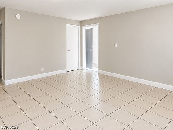 3rd image of 3224 Venus Cir