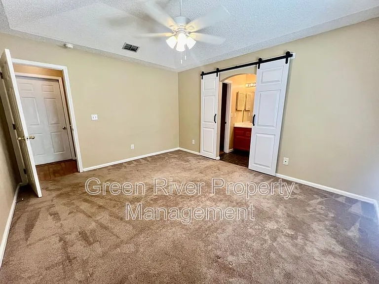 13140 Staffordshire Dr S — Photo 16