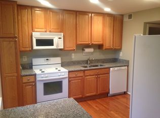 9441 Goshen Ln, Burke, VA 22015