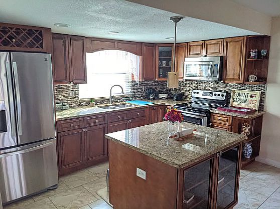 5th image of 3821 S Lake Dr