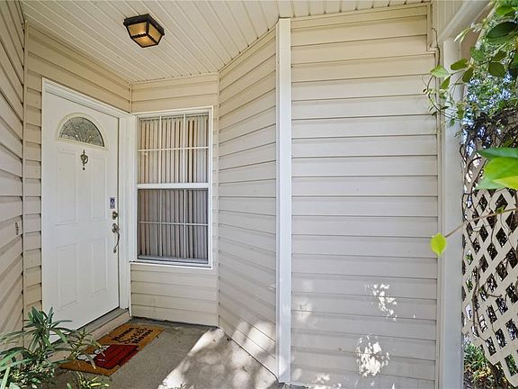 5th image of 126 Spanish Moss Ct