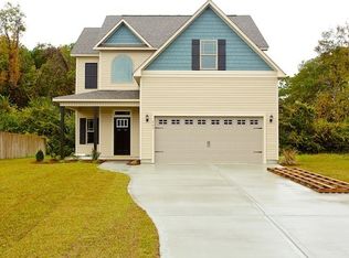 447 Patriots Points Ln, Swansboro, NC 28584