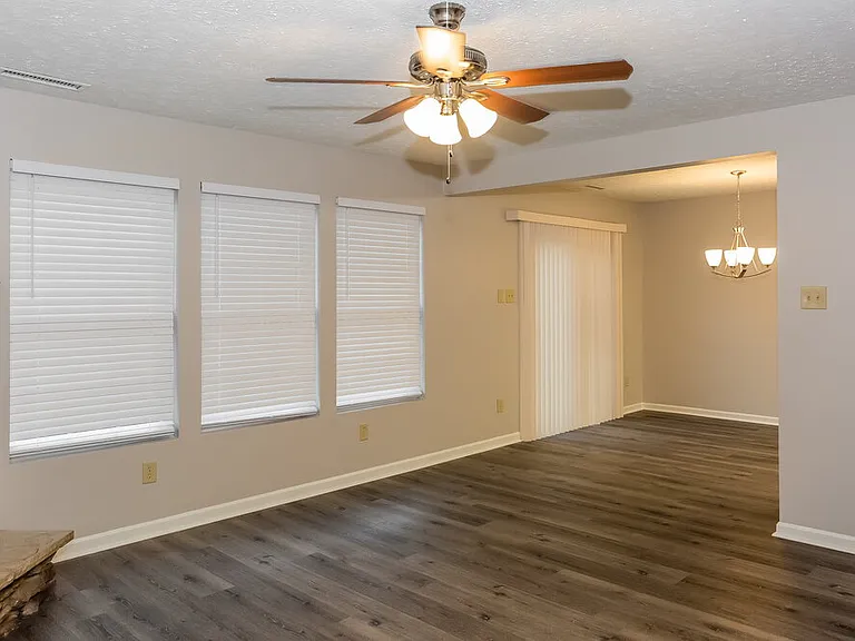 4226 Kellybrook Dr — Photo 8