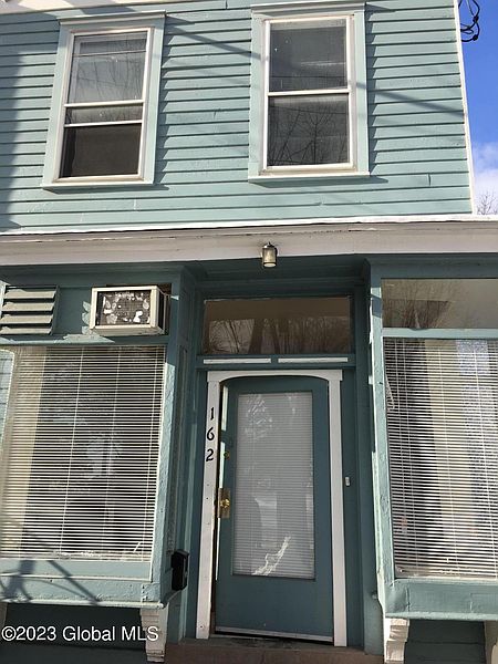 3rd image of 162 S Swan Street