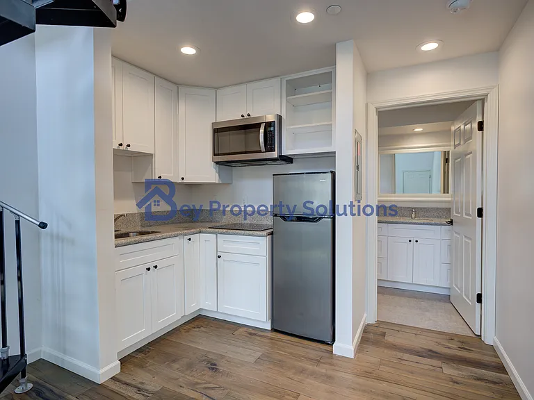 115 S Elm St — Photo 8