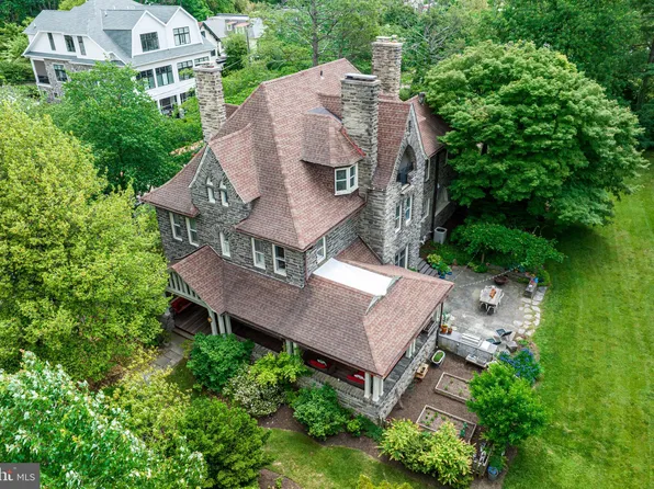 102 W Chestnut Hill Ave, Philadelphia, PA 19118