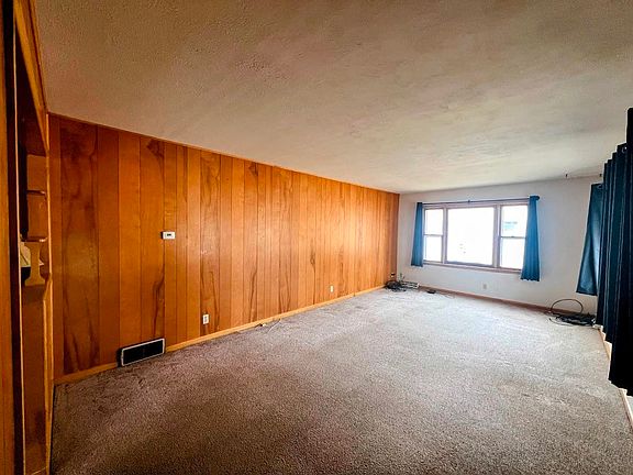 5th image of 614 W 5th Ave N