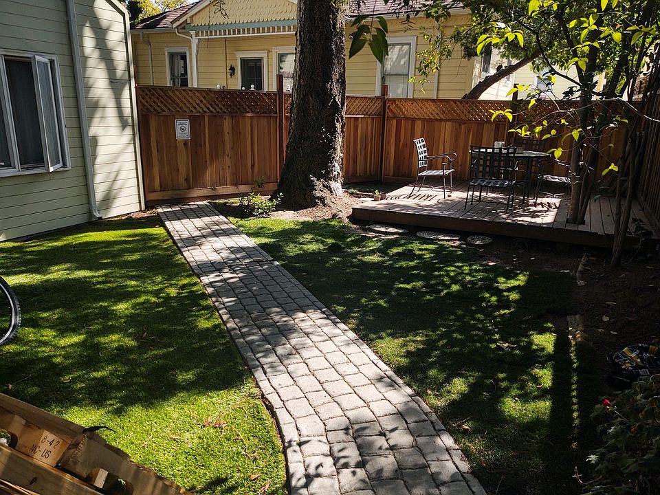 share back garden with sitting area