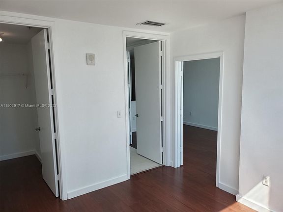 4th image of 2200 NE 4th Ave APT 806