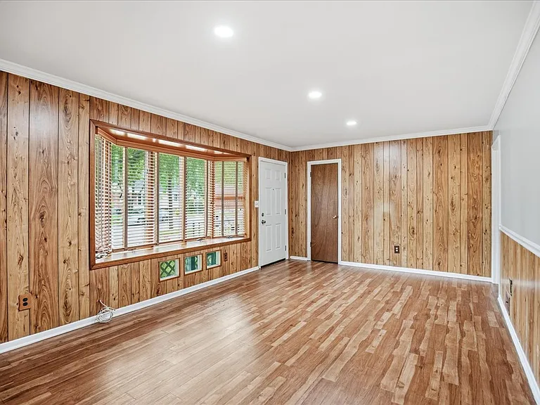8306 Quentin St — Photo 13