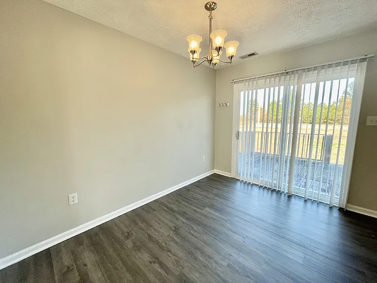 184 Brandywood Ct — Photo 5