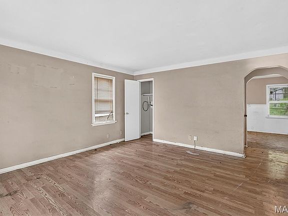 2nd image of 413 Ballman Ave