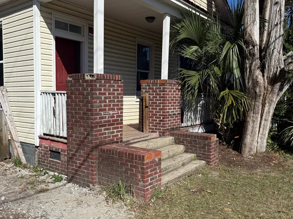 711 Wooster St, Wilmington, NC 28401