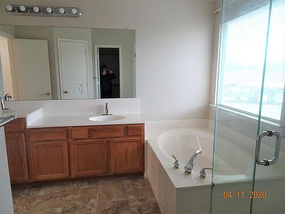 4th image of 4100 Holly Dr
