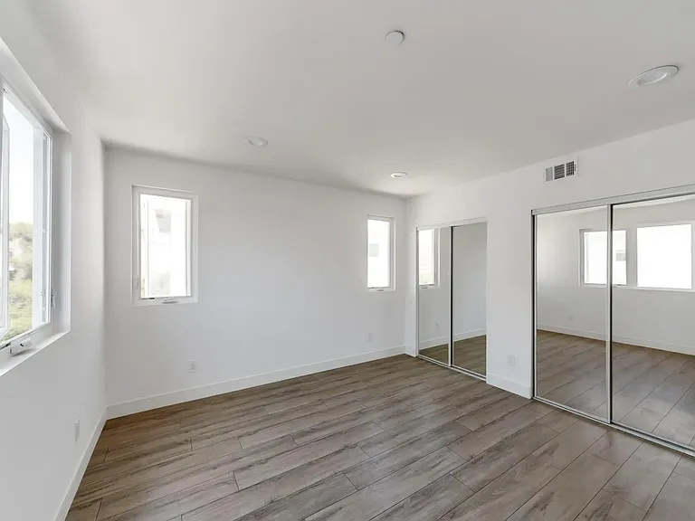 2414 S West View St — Photo 11