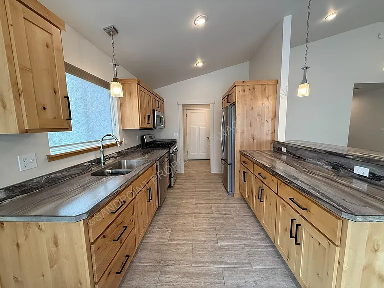 1616 Mosshart St — Photo 14