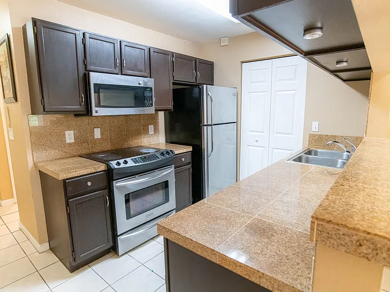 2186 Timberwood Cir N — Photo 4
