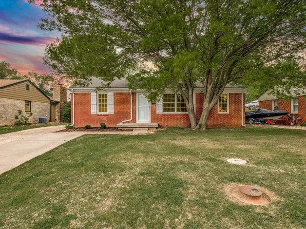 1109 N Woodlawn Blvd, Derby, KS 67037