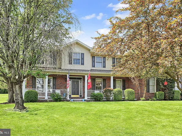 6 Makenzee Ct, Carlisle, PA 17015
