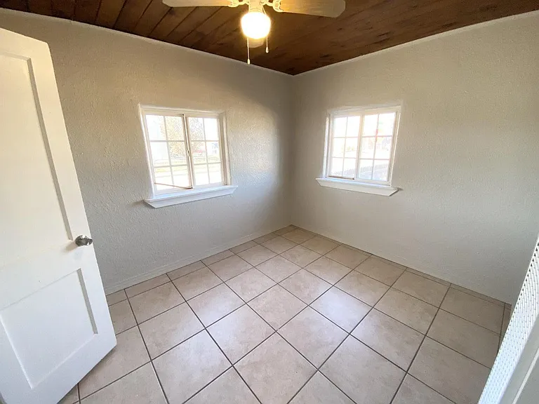 426 Headingly Ave NW #B — Photo 9