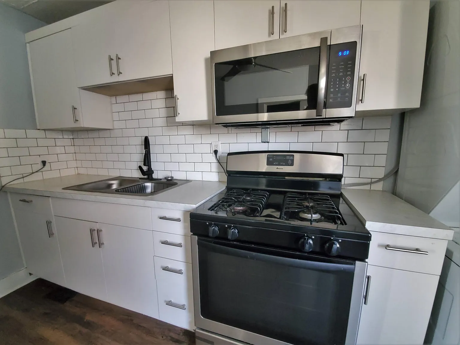 2 bed, 700 sqft, $705 — Photo 4