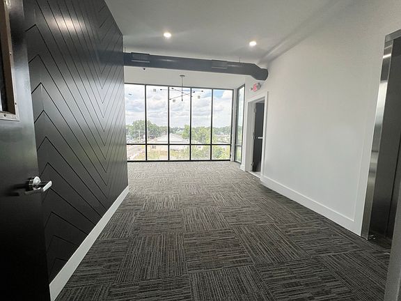 4th image of 70 Bridge St #200