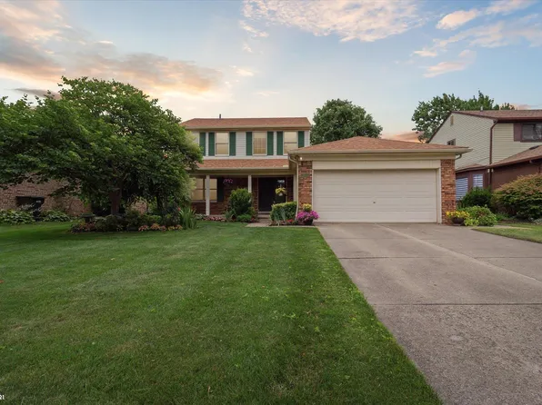 37650 Juniper Dr, Sterling Heights, MI 48310