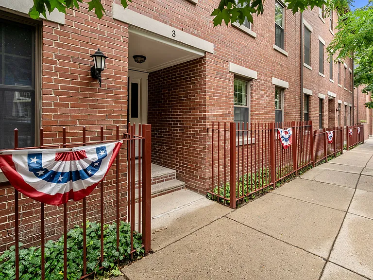 3 Devens St #2 — Photo 6