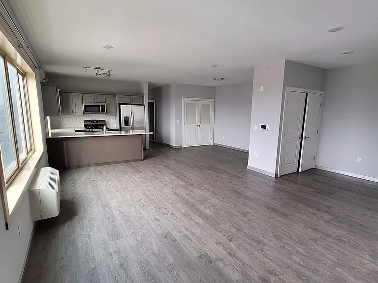 576-578 56th St #205 — Photo 3