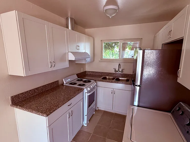 10100 Walnut St #3 — Photo 3