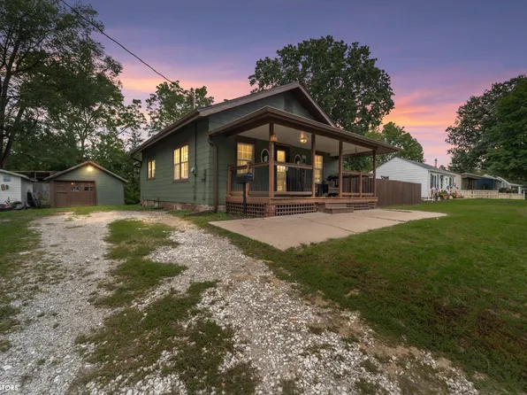 105 11th Ave E, Oskaloosa, IA 52577
