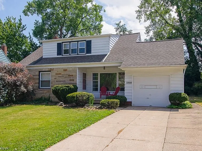 23920 Glenhill Dr — Photo 1