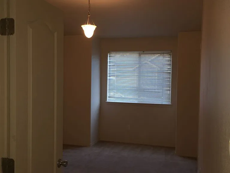 1398 NE Elk Ct #1 — Photo 6