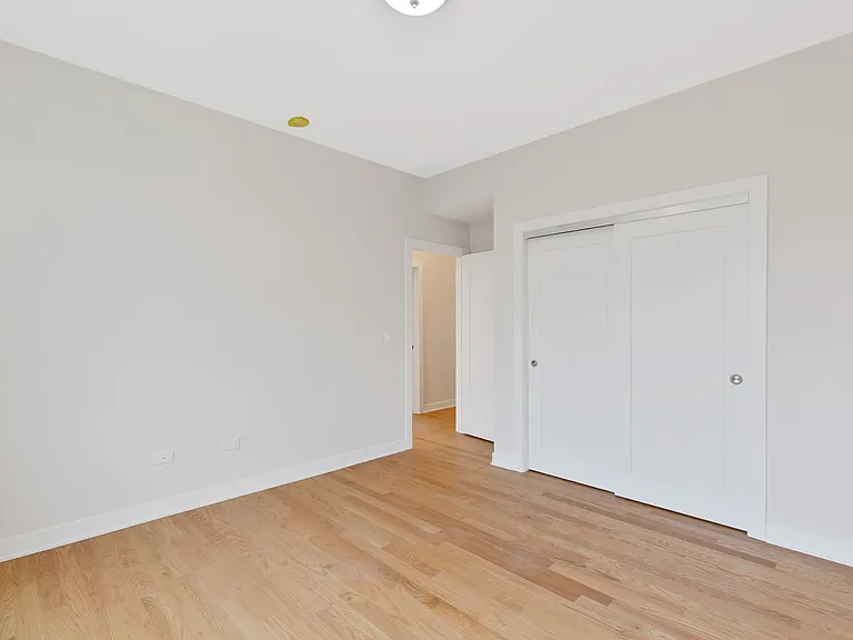 5049 N Troy St #3 — Photo 3