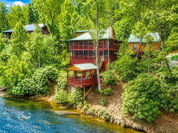 120 N Riverview Ln, Ellijay, GA 30536