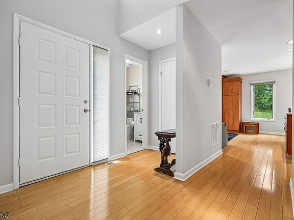 3rd image of 81 Gabriel Dr